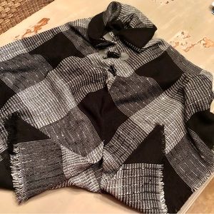 Toggle button long poncho